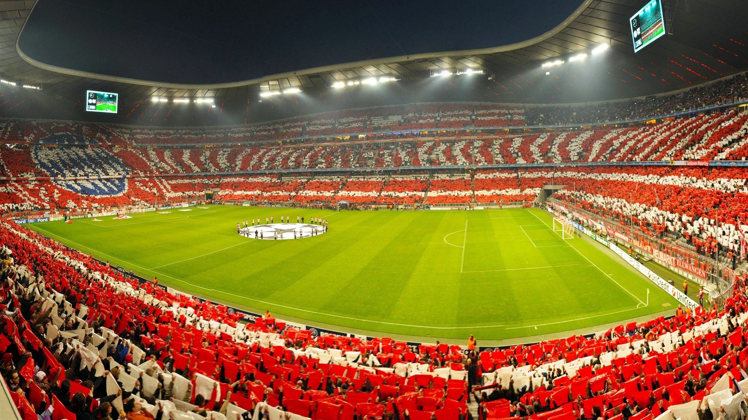 爱游戏中国官方登录入口网站-【现场气氛火爆】球迷疯狂助威点燃比赛激情，球迷疯狂庆祝